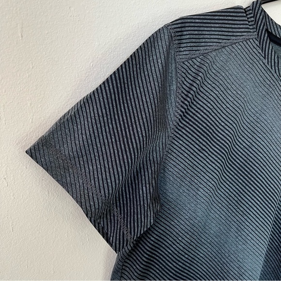 ASICS Mens T-shirt Size M Short Sleeve - Picture 3 of 5